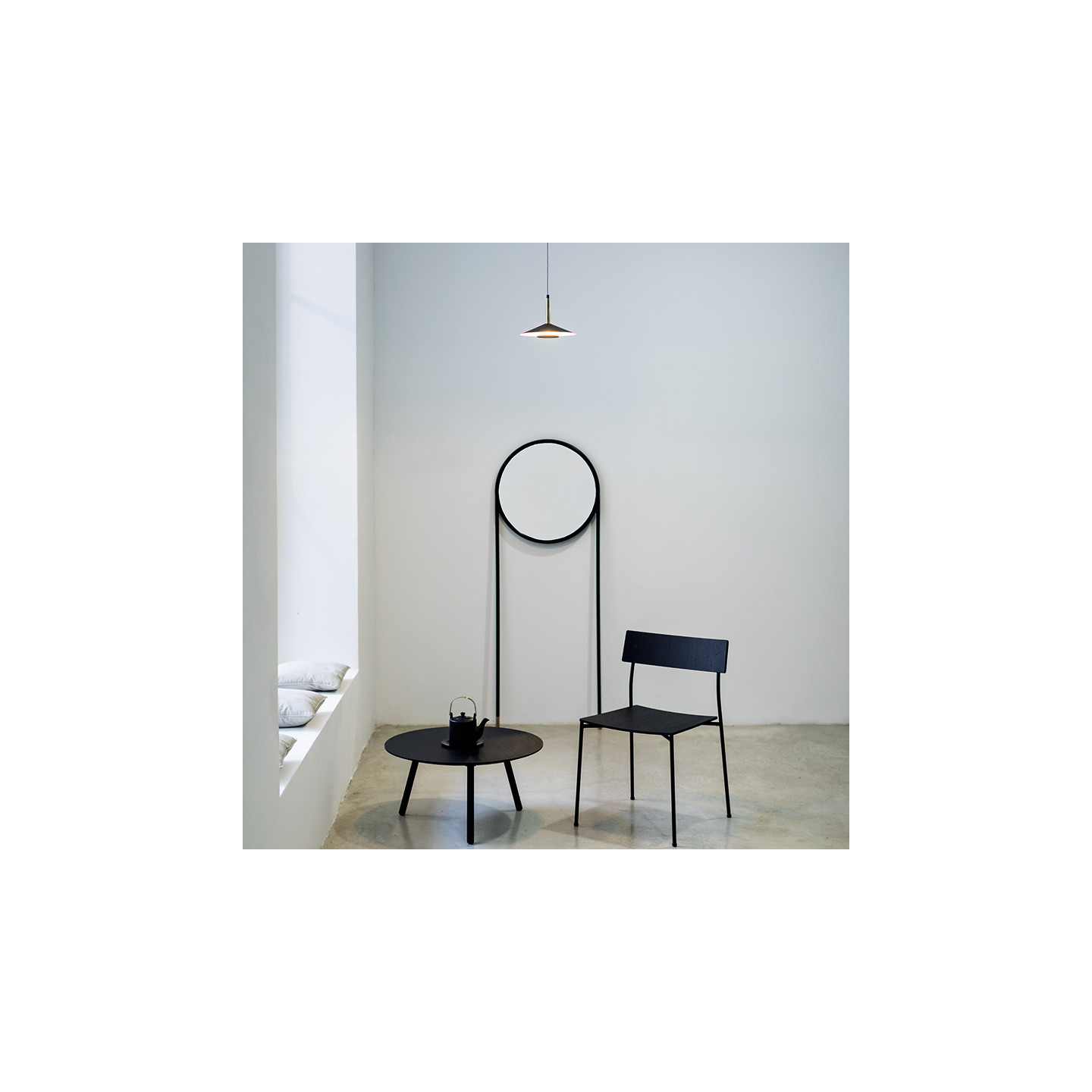 Petite suspension noire ORION Mantra illuminacion
