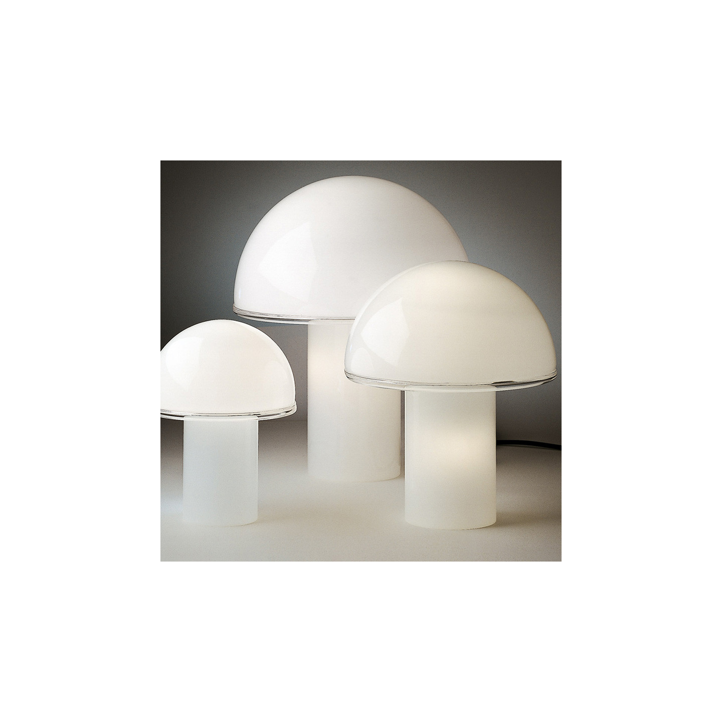 Lampe design à poser ONFALE, 3 tailles Artemide