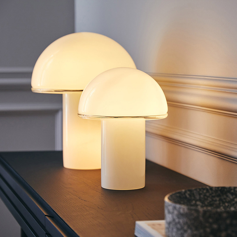 Lampe design à poser ONFALE, 3 tailles Artemide