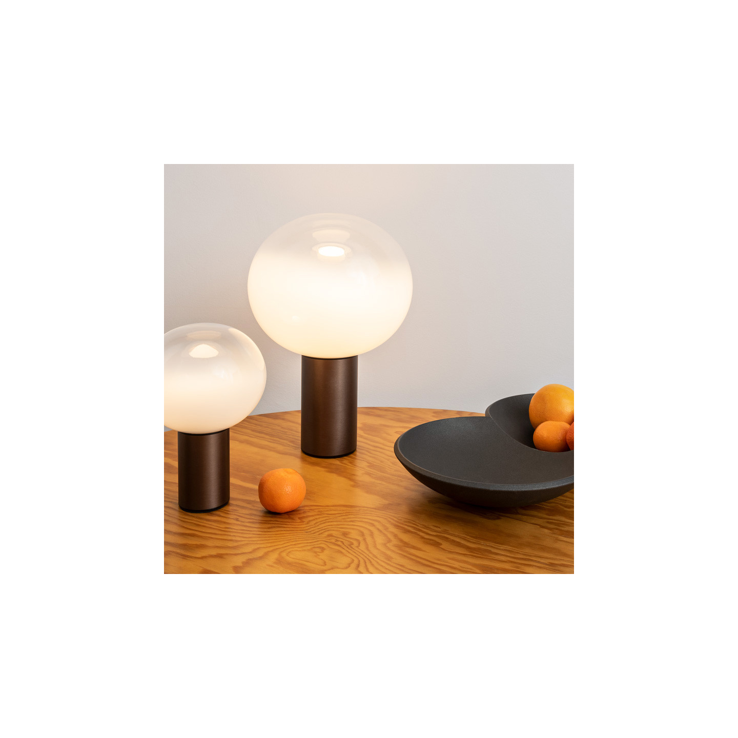 Lampe de table design LAGUNA 26, 2 finitions Artemide