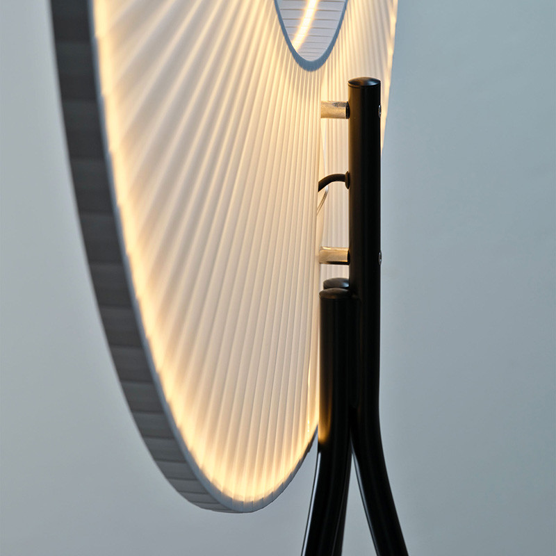 Lampadaire salon design IRIS FLOOR TRIPOD 80 Dix Heures Dix