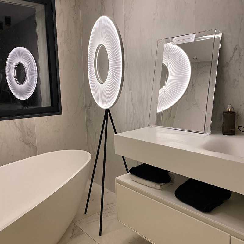 Lampadaire salon design IRIS FLOOR TRIPOD 80 Dix Heures Dix