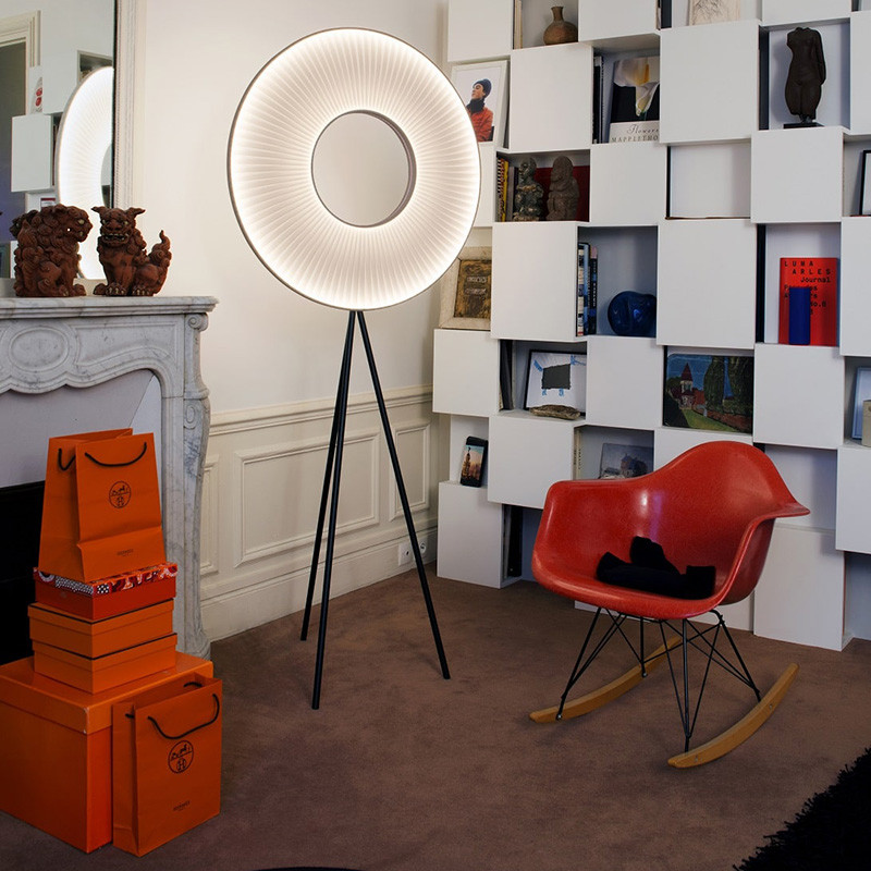 Lampadaire salon design IRIS FLOOR TRIPOD 80 Dix Heures Dix