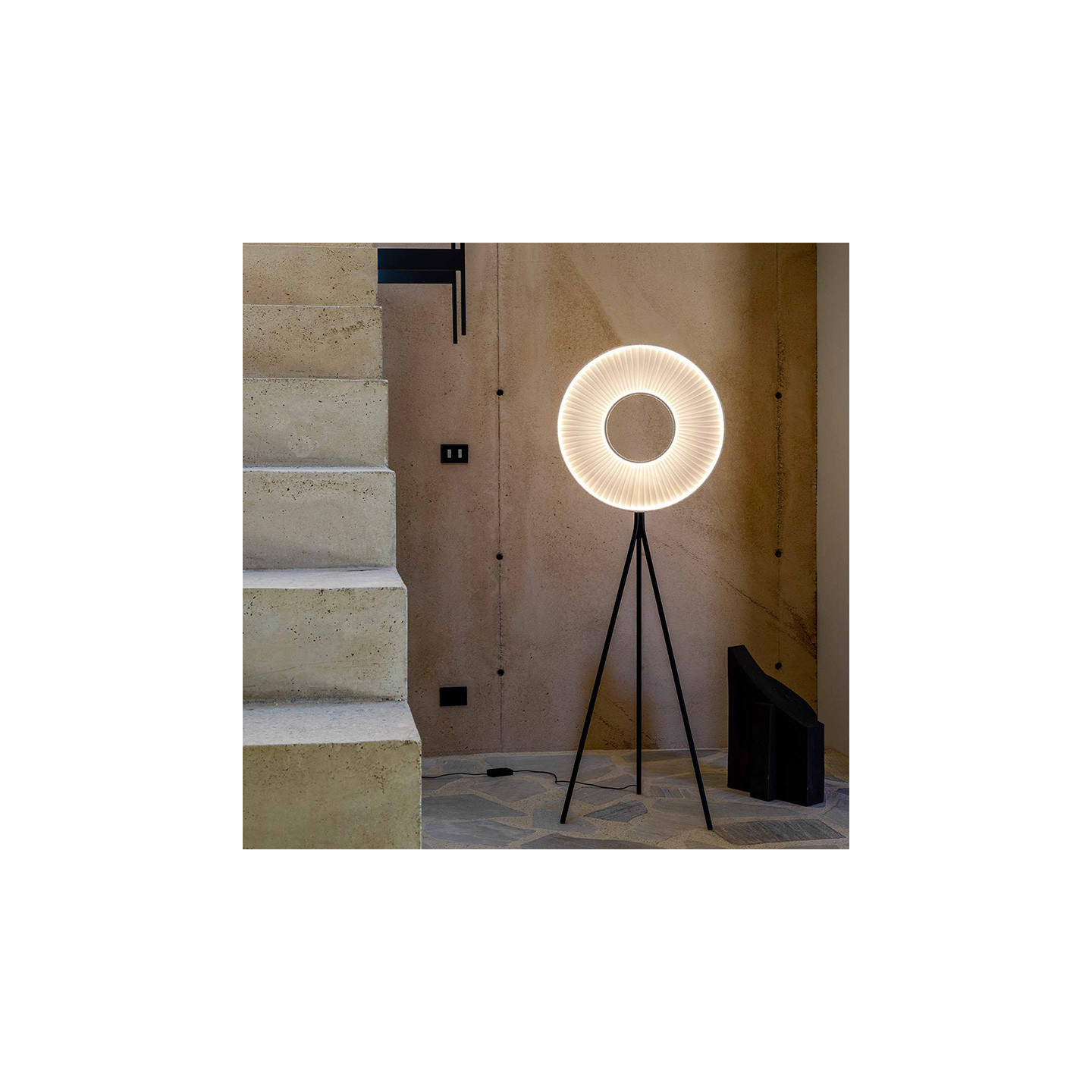 Lampadaire salon design IRIS FLOOR TRIPOD 60 Dix Heures Dix