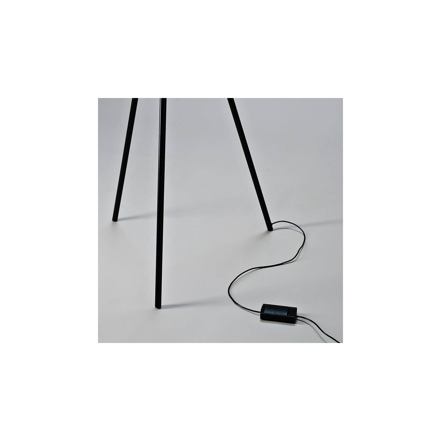 Lampadaire salon design IRIS FLOOR TRIPOD 60 Dix Heures Dix