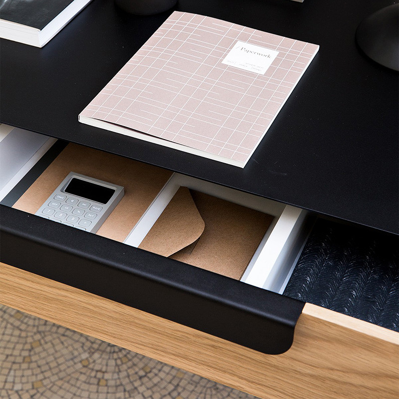 Bureau noir avec tiroir KAPRISS Resistub Productions