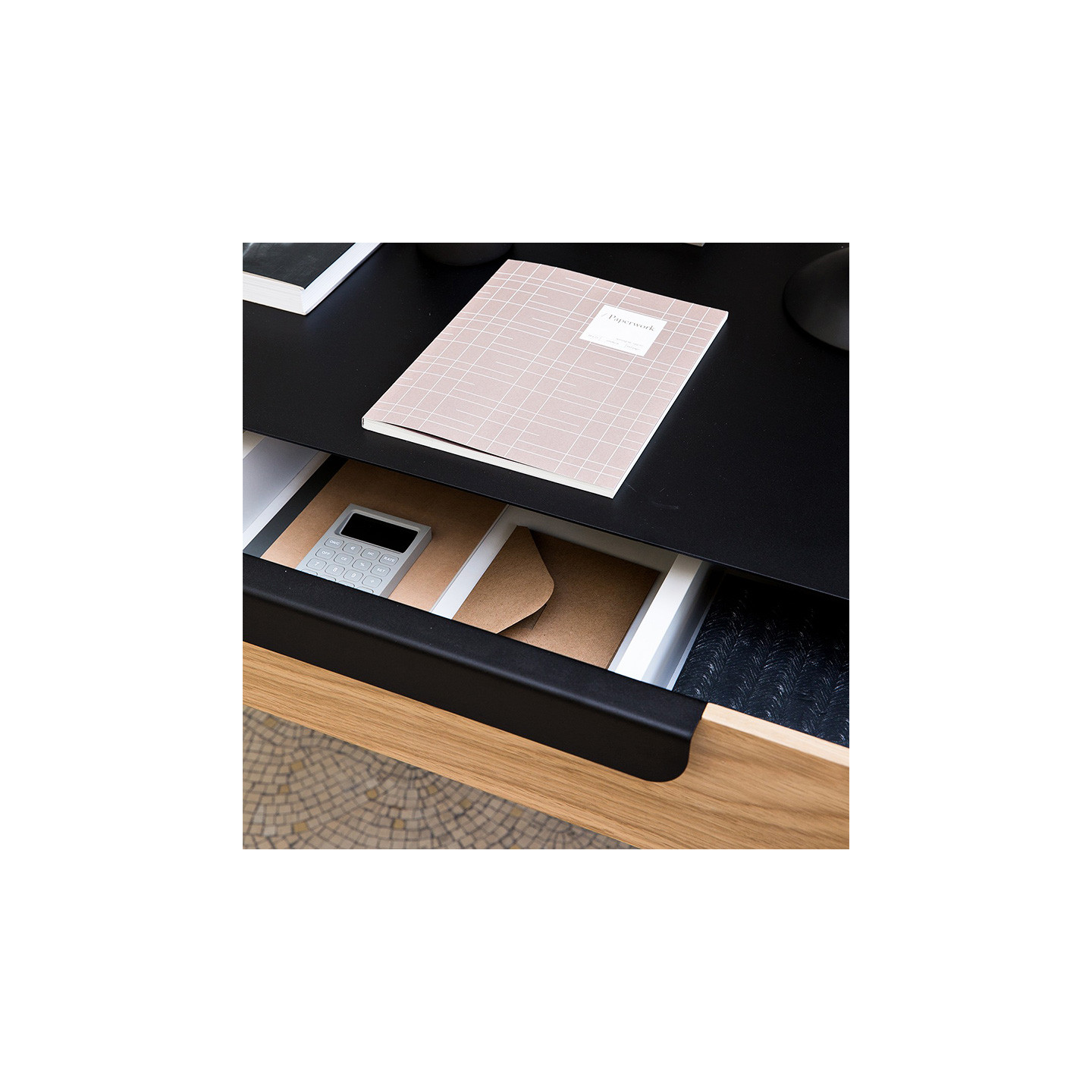 Bureau noir avec tiroir KAPRISS Resistub Productions