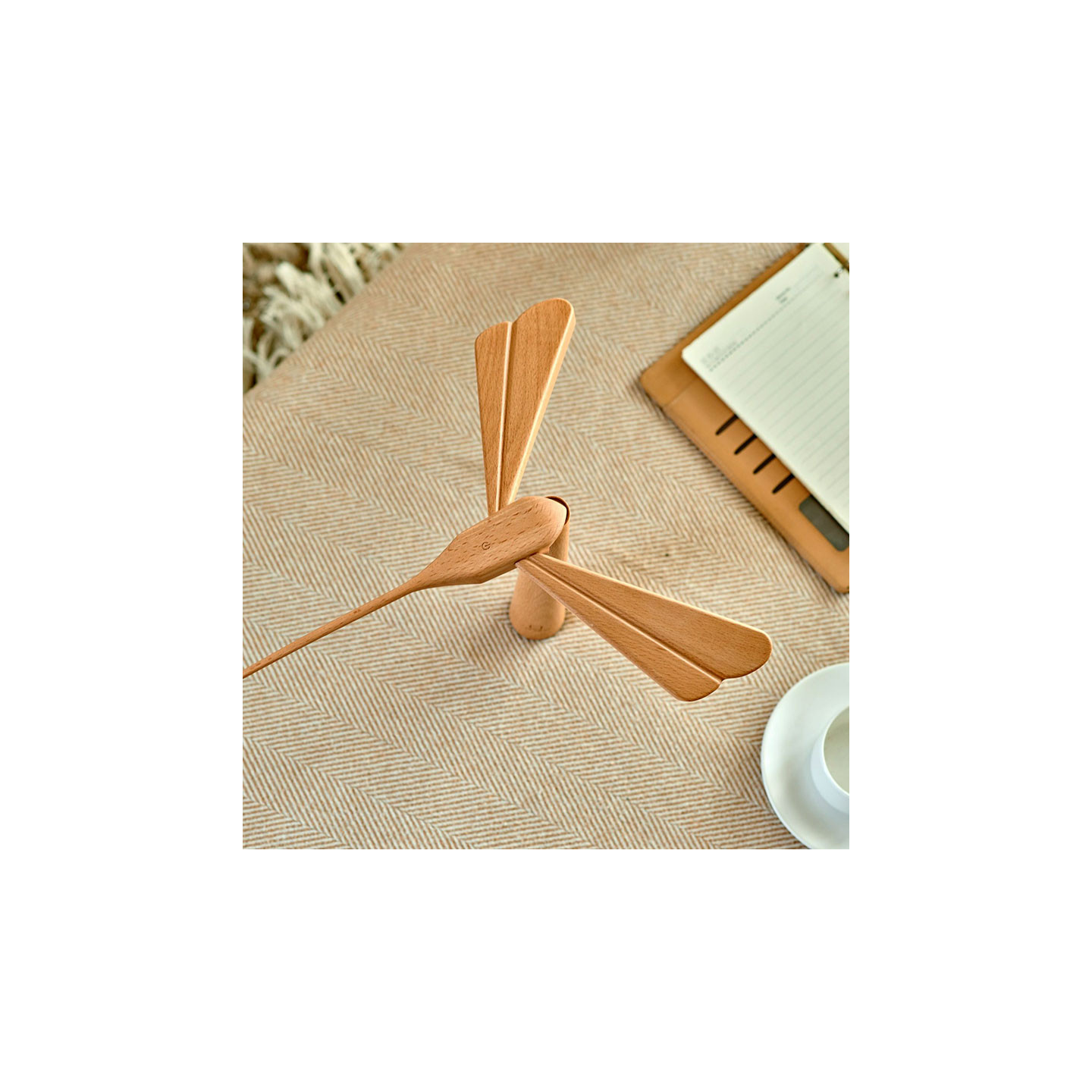 Lampe rechargeable led DRAGONFLIGHT BALANCE, hêtre ou noyer Gingko Design