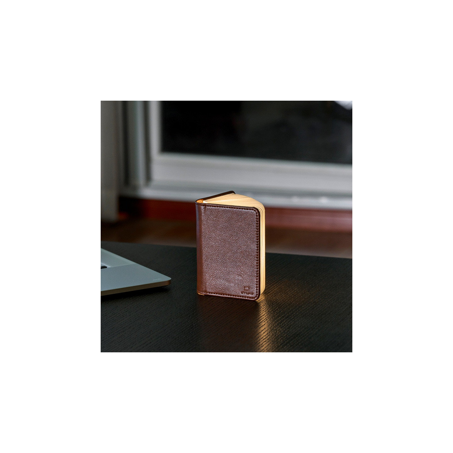 Lampe livre SMART BOOK LIGHT FIBRE LEATHER, 2 coloris, 2 tailles Gingko Design