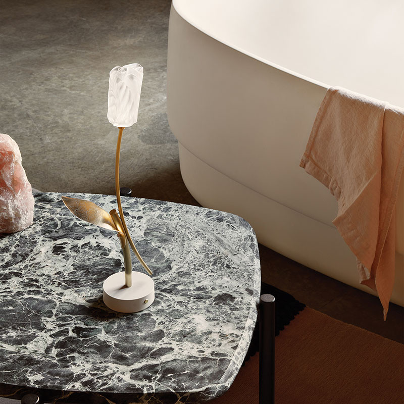 Lampe de table sans  fil rechargeable TULIP, 2 coloris Slamp