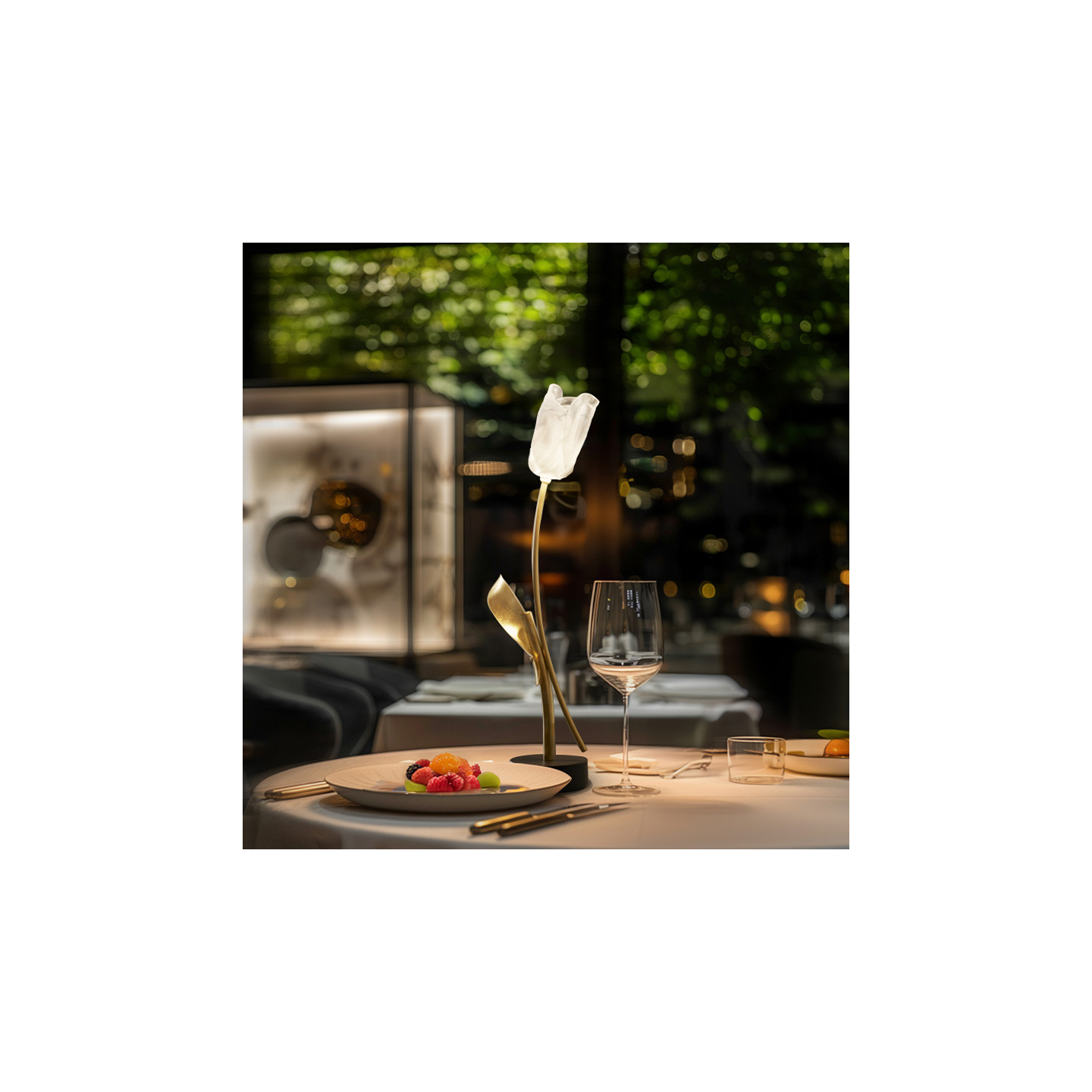 Lampe de table sans  fil rechargeable TULIP, 2 coloris Slamp