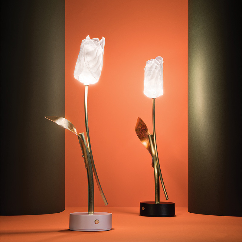 Lampe de table sans  fil rechargeable TULIP, 2 coloris Slamp