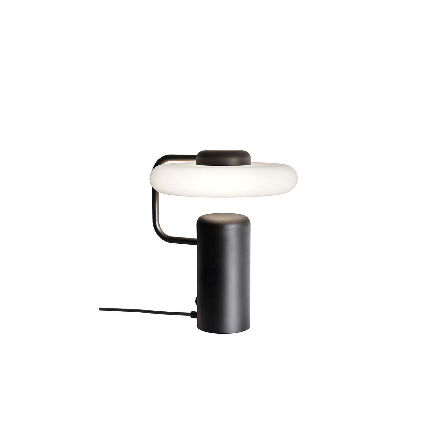 Lampe de table design italien TRATTO TABLE, noir ou laiton Kdln