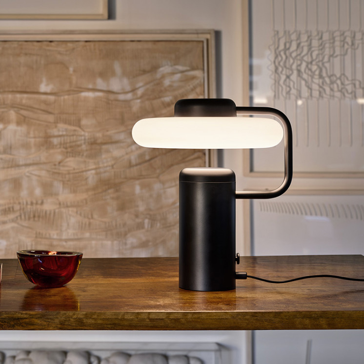 Lampe de table design italien TRATTO TABLE, noir ou laiton Kdln