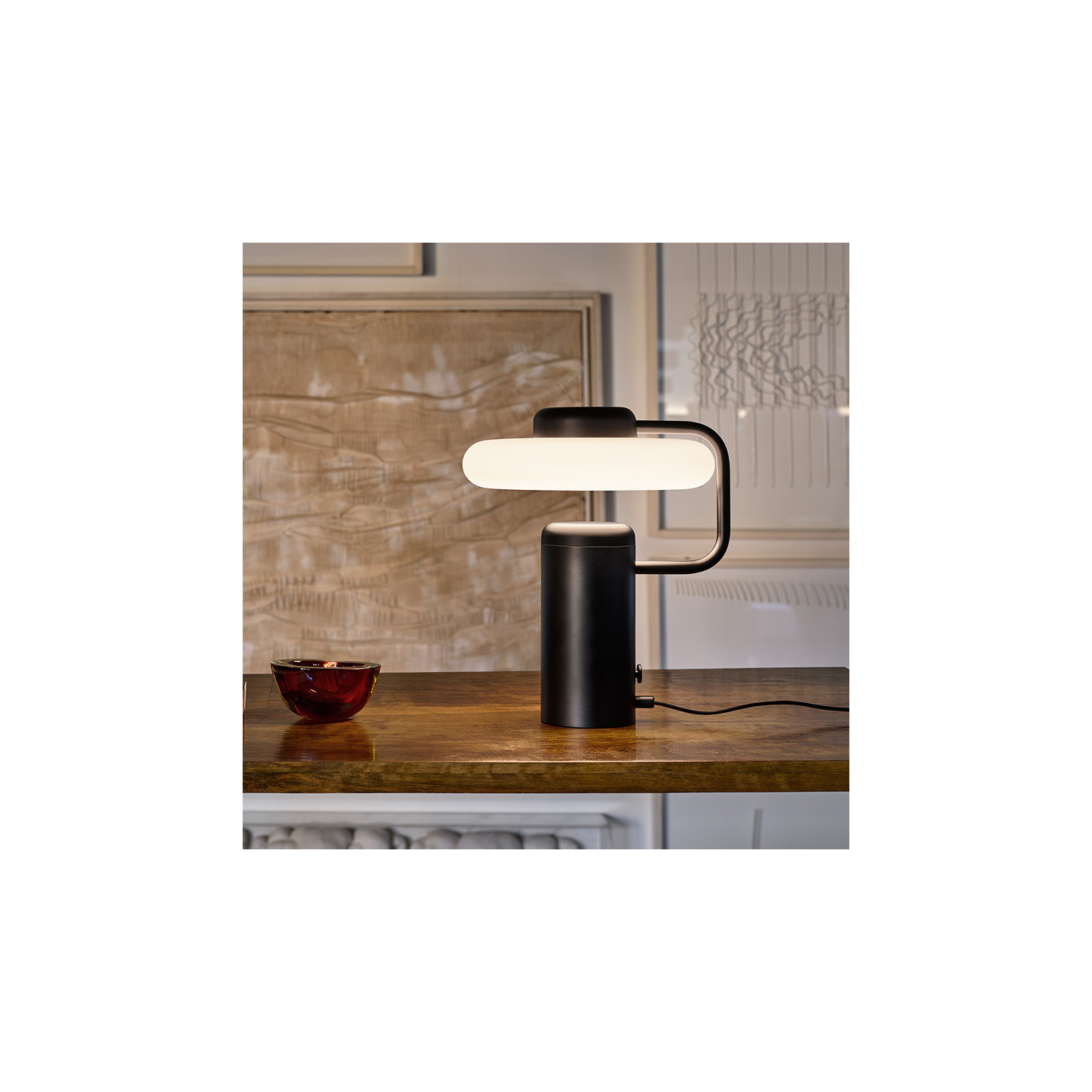 Lampe de table design italien TRATTO TABLE, noir ou laiton Kdln