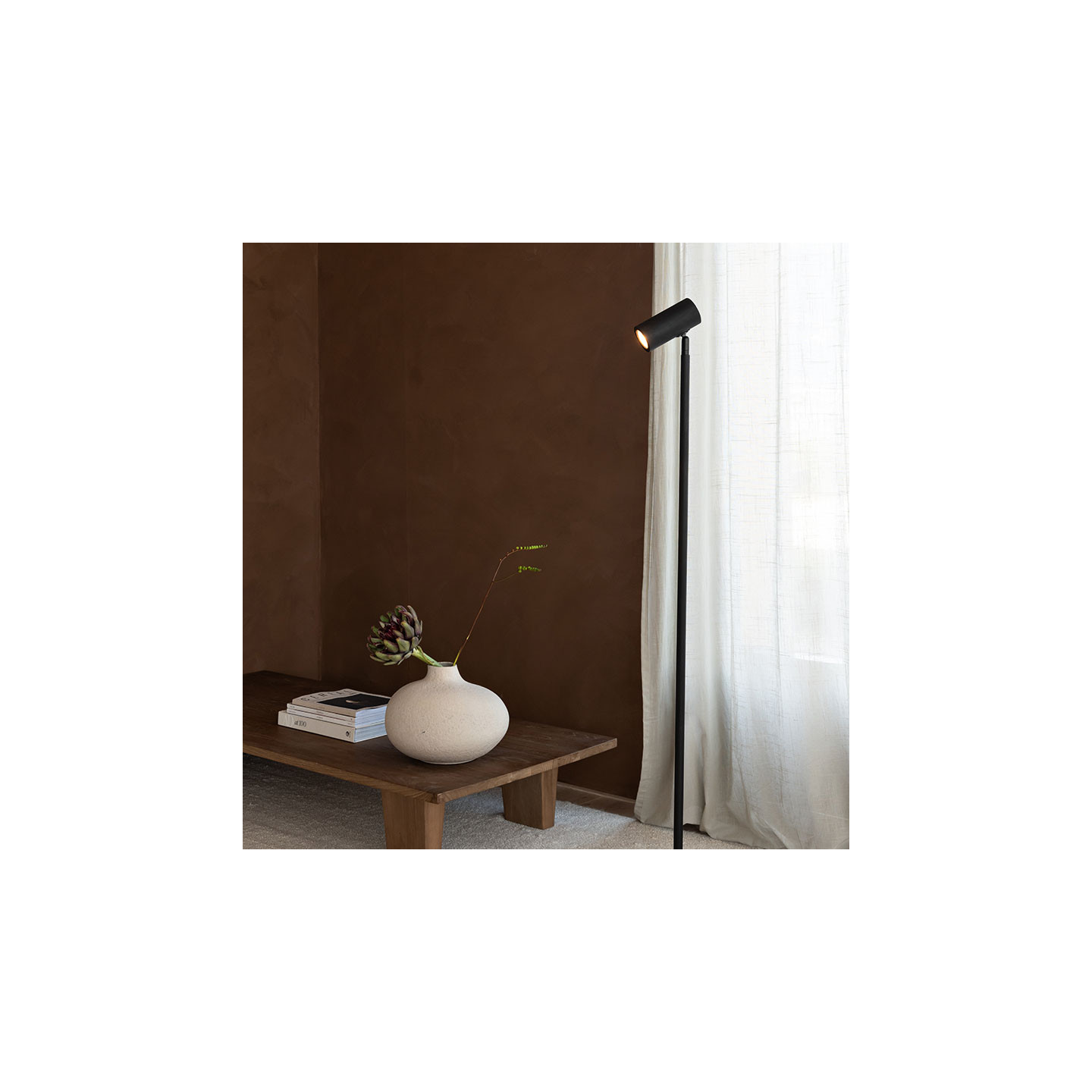 Lampadaire liseuse bois JAVA, naturel ou noir Good et Mojo