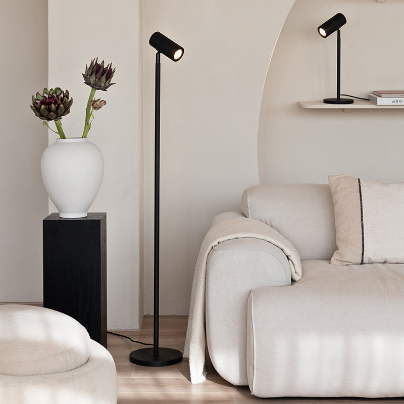 Lampadaire liseuse bois JAVA, naturel ou noir Good et Mojo