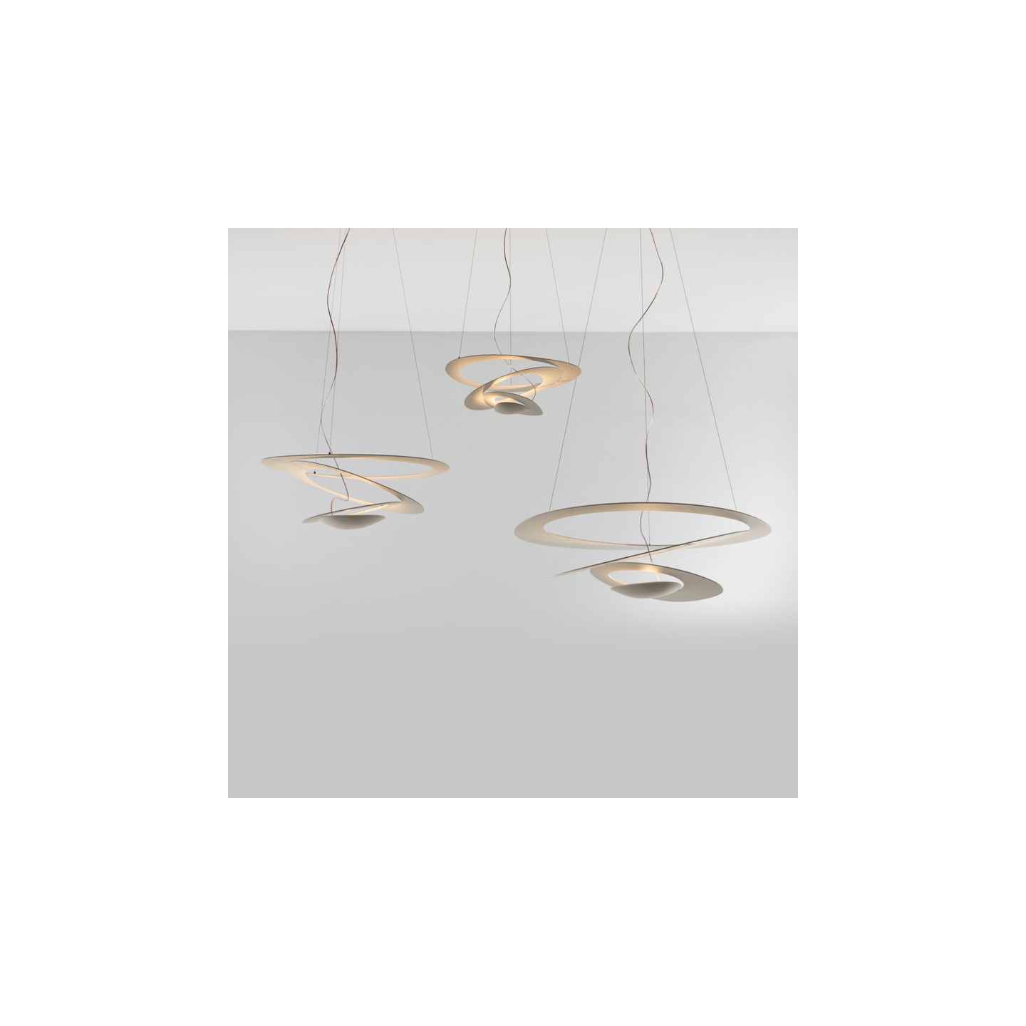 Suspension design salle à manger PIRCE LED 3000K, blanc ou or, 3 tailles Artemide