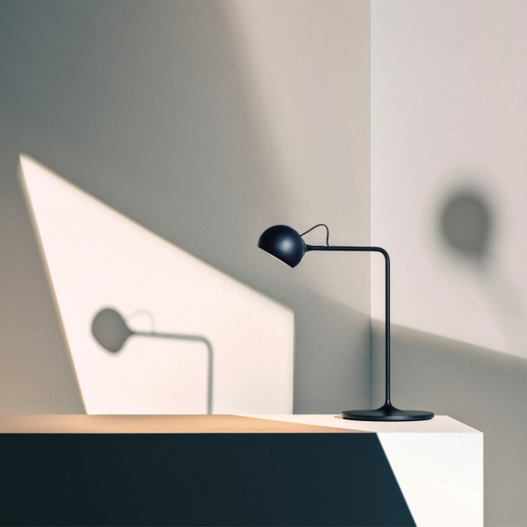 Lampe design de bureau IXA, 4 coloris Artemide