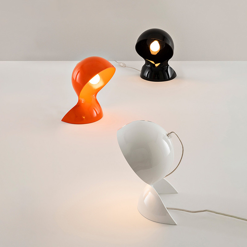 Petite lampe à poser DALU, 8 coloris Artemide