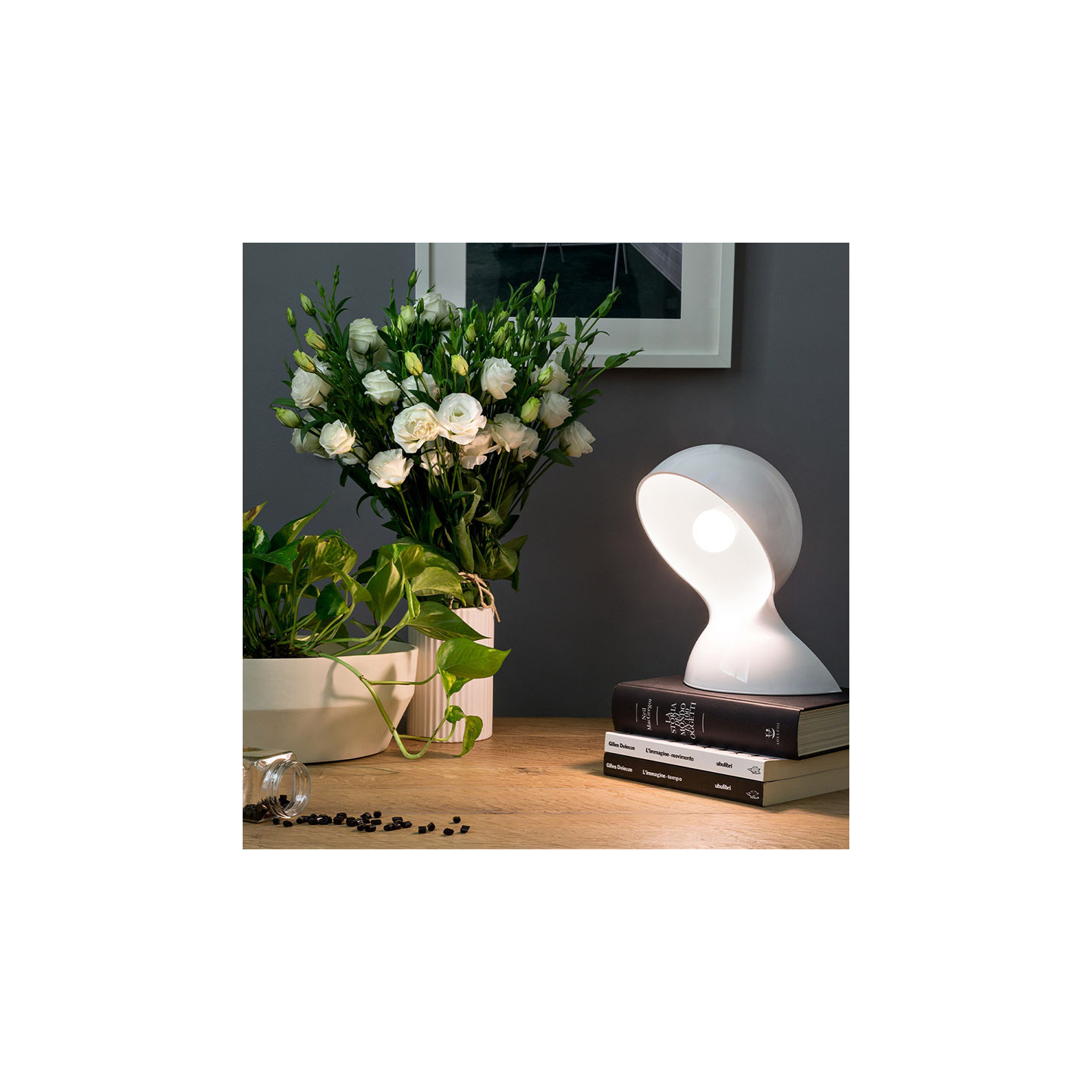 Petite lampe à poser DALU, 8 coloris Artemide