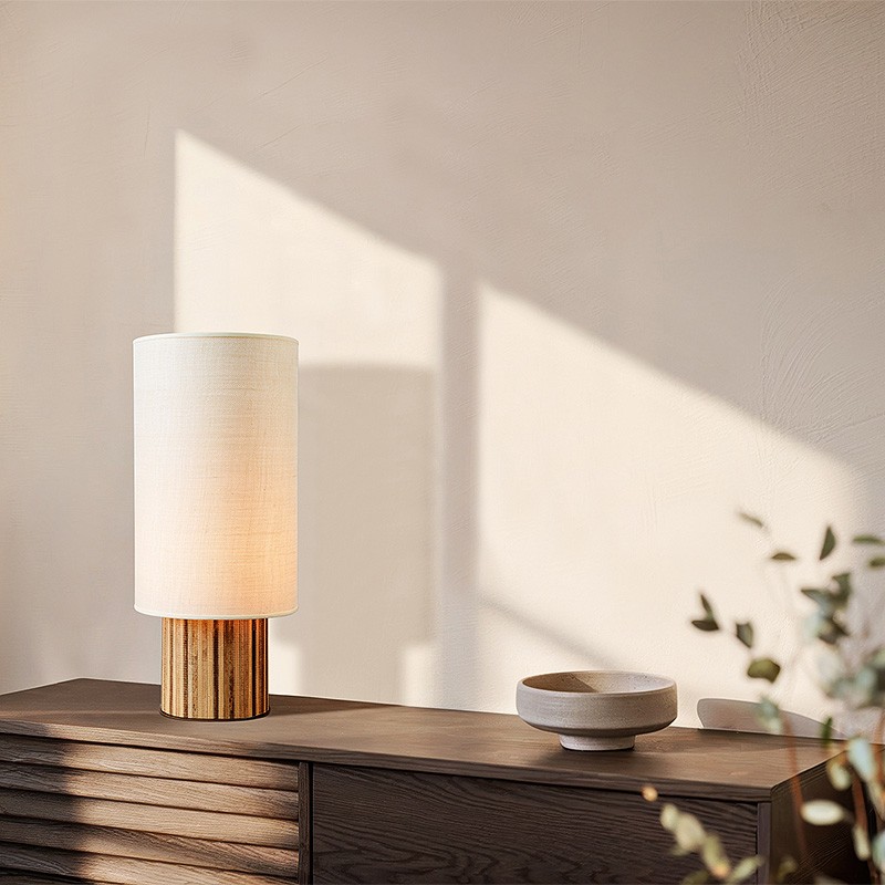 Lampe à poser pied bois TEA et LEANDRE